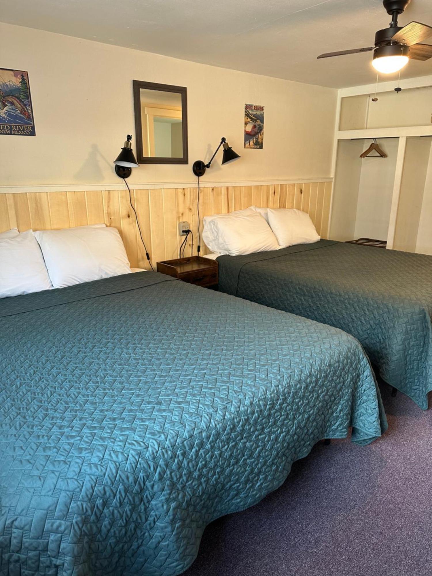 Deer Lodge Red River Room photo