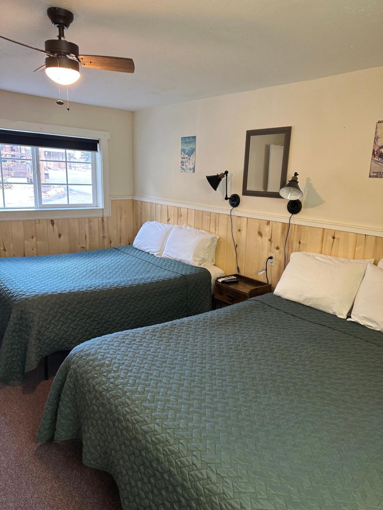Deer Lodge Red River Room photo